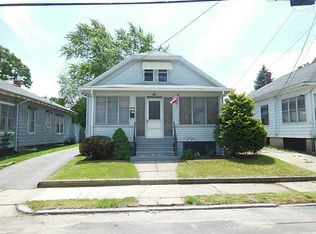 40 Lexington Ave, Cranston, RI 02910