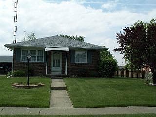 1st image of 751 Woodlawn Dr