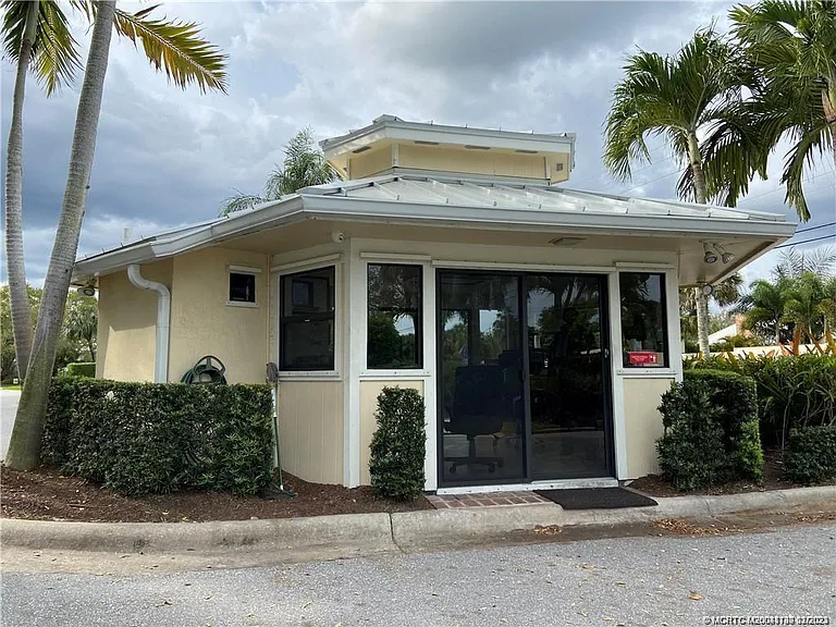 3901 SE Saint Lucie Blvd #D-29 — Photo 22