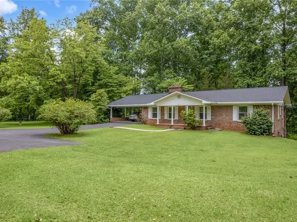 322 Sangamo Rd, Pickens, SC 29671