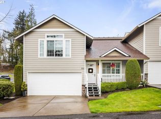 713 NW Meadow Ridge Dr #1, Camas, WA 98607