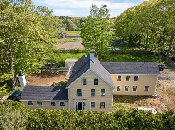 31 Apple St, Essex, MA 01929