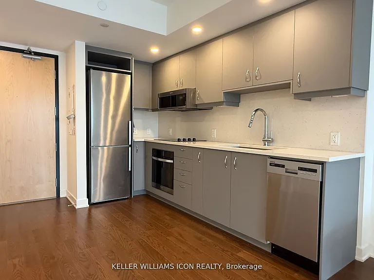 340 Queen St #2210 — Photo 8