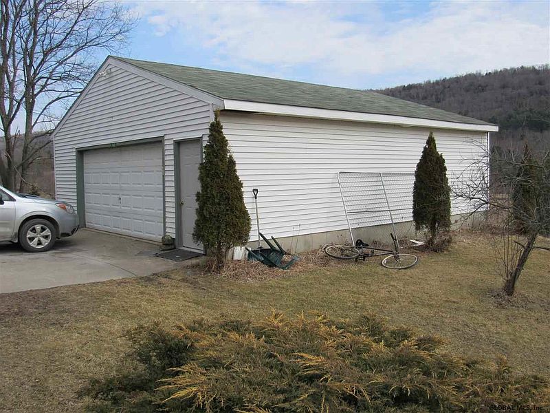 3rd image of 732 CHARLOTTE VALLEY Road