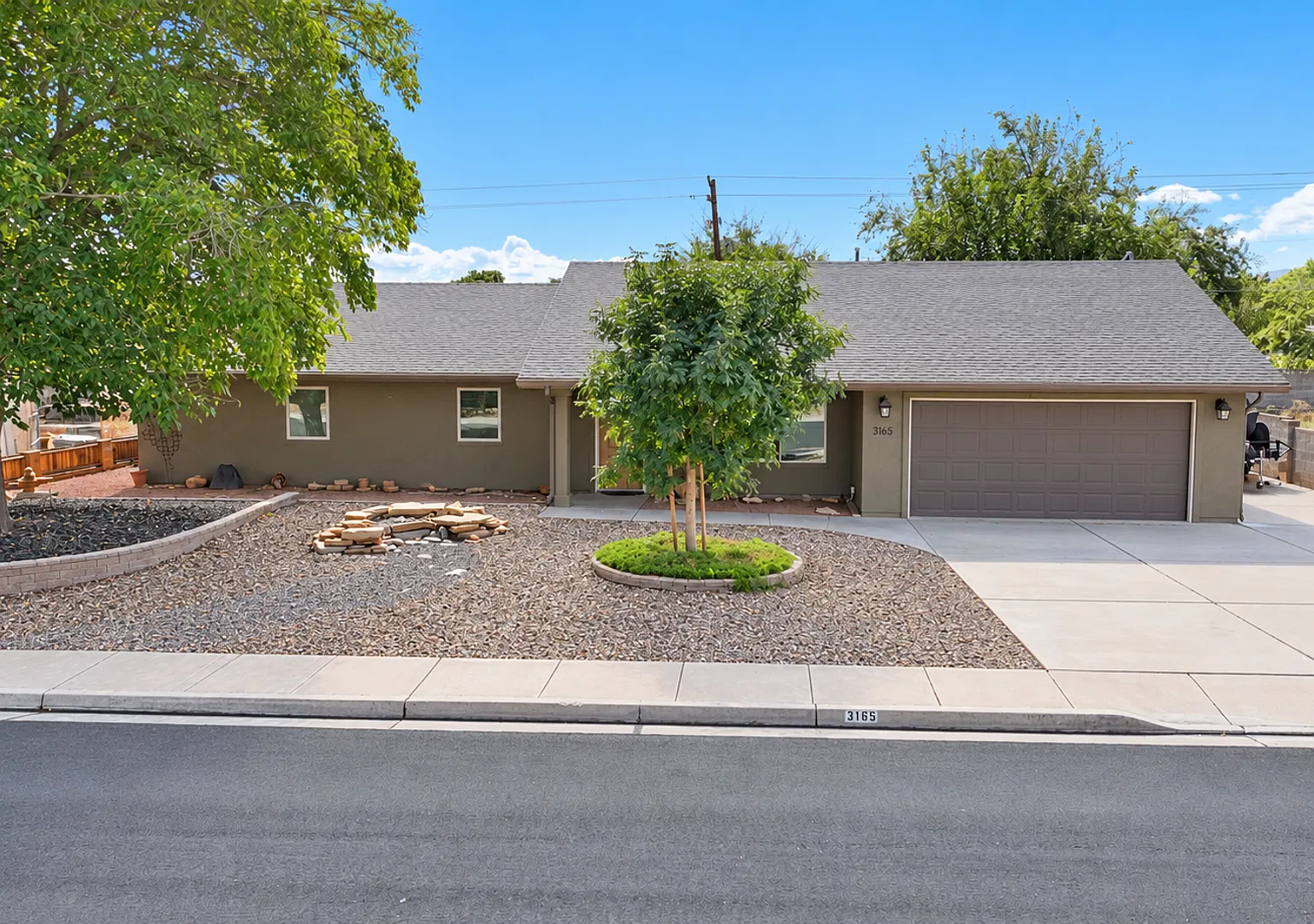5 Bed, 2.5 Bath, 2 Car Garage Home For Rent With RV Parking — Photo 1