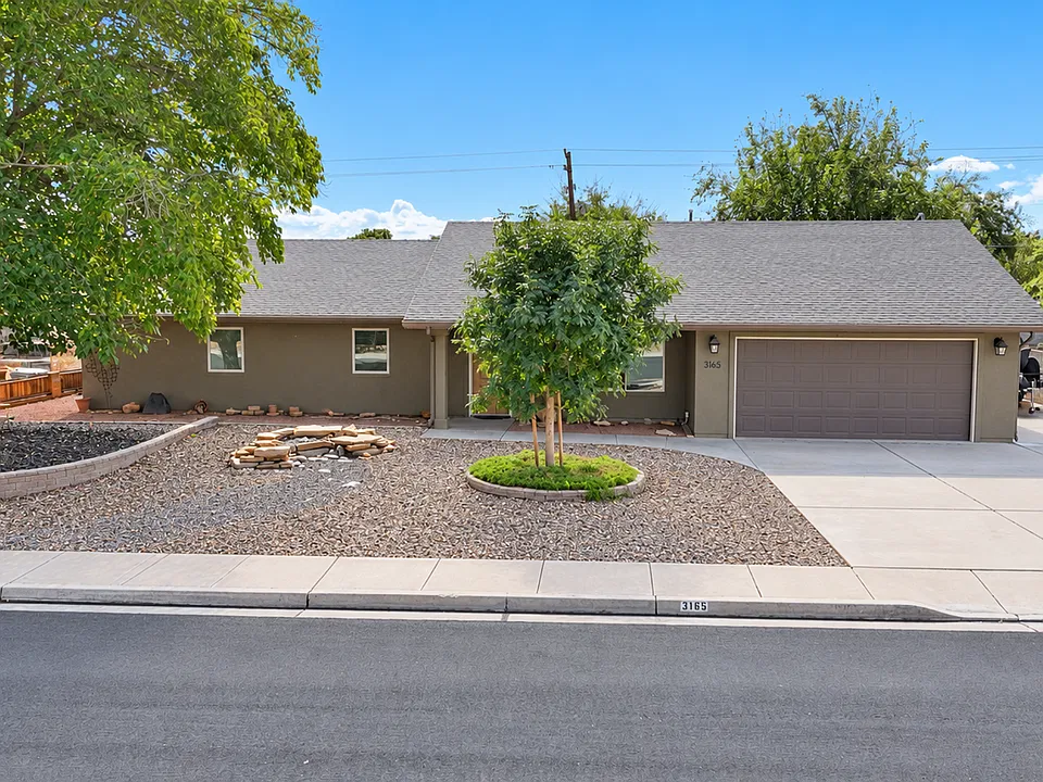 3165 Crestview Dr