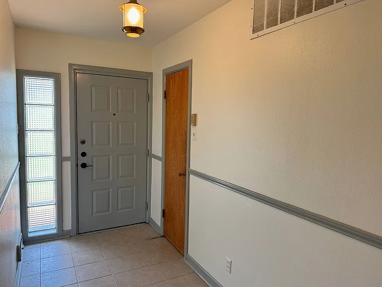 4115 Rivercrest Dr — Photo 1