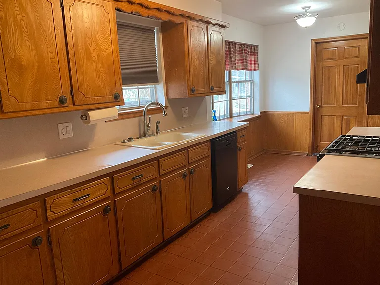 2721 Jefferson St — Photo 10