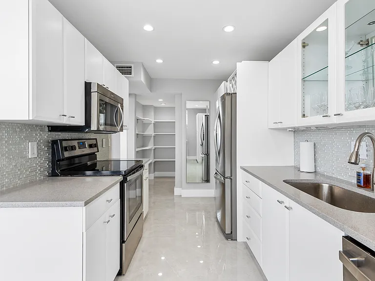 2800 E Sunrise Blvd #19D — Photo 25