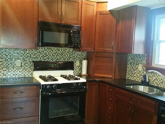 3rd image of 3625 Rockport Ave