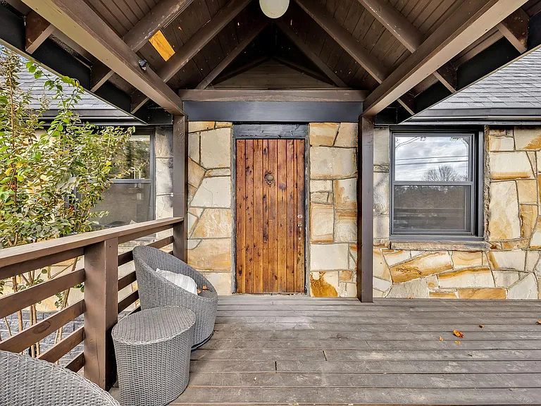 335 Dupont Ave — Photo 42