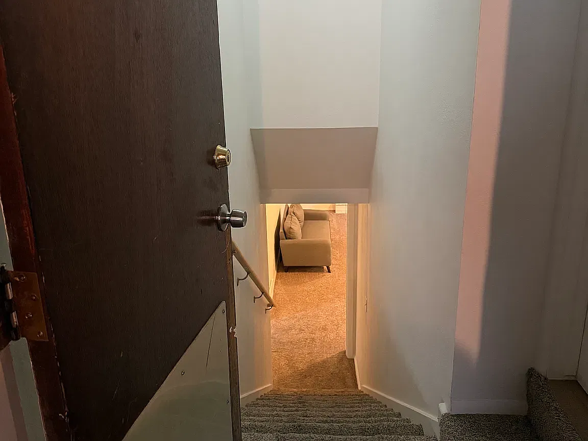 2 bed, 1100 sqft, $1,600 — Photo 3