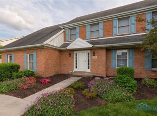 1204 Valley Bluff Dr, Perrysburg, OH 43551