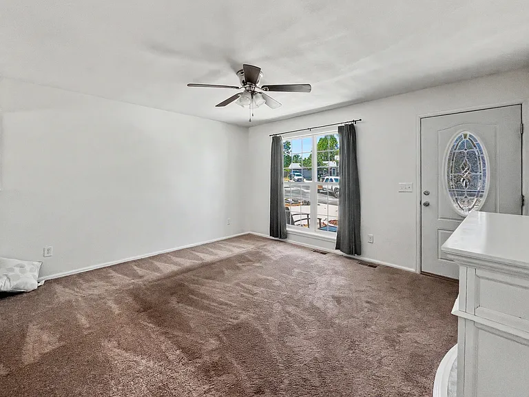 3814 S Moore St — Photo 5