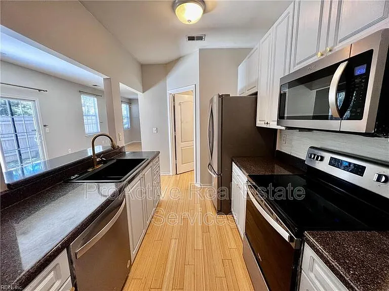 4581 Duffy Dr — Photo 5