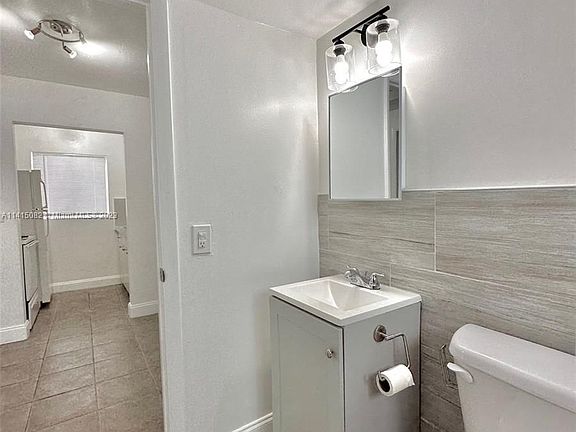 4th image of 10 NW 77th St #2