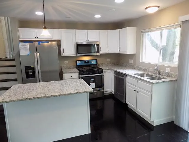 852 Lily Cache Ln — Photo 4