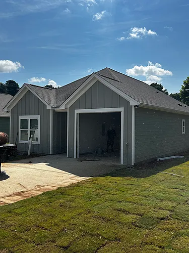 2020 Glades Dr Photo 1