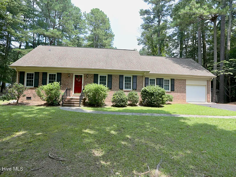 202 Haldane Dr — Photo 2