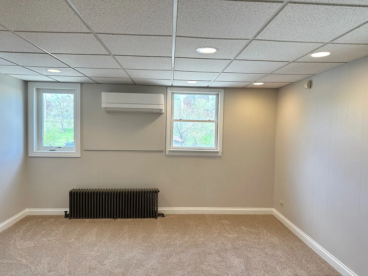 Building Photo - 40 Crystal St #B