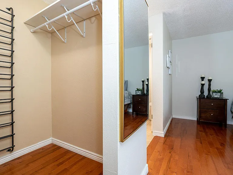 2835 S Locust St — Photo 26