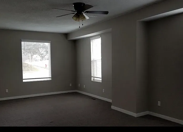 87 S Hill St — Photo 10