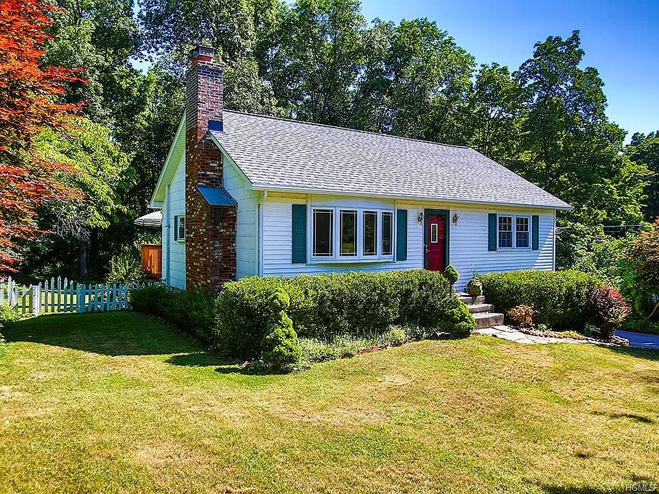 1st image of 27 Lorelei Dr