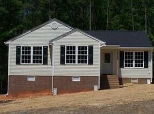 101 Jays Rd, Farmville, VA 23901