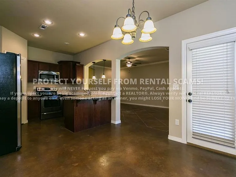 2852 W Millstone Dr — Photo 3