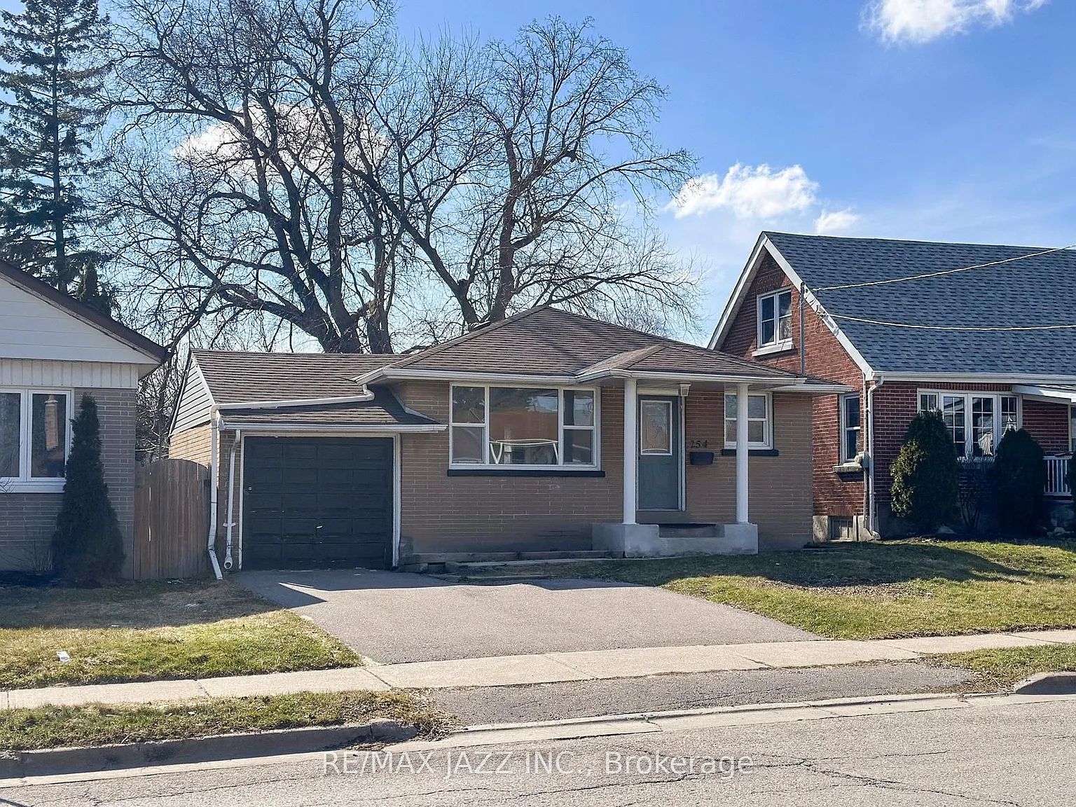 254 Wilson Rd S photo 1