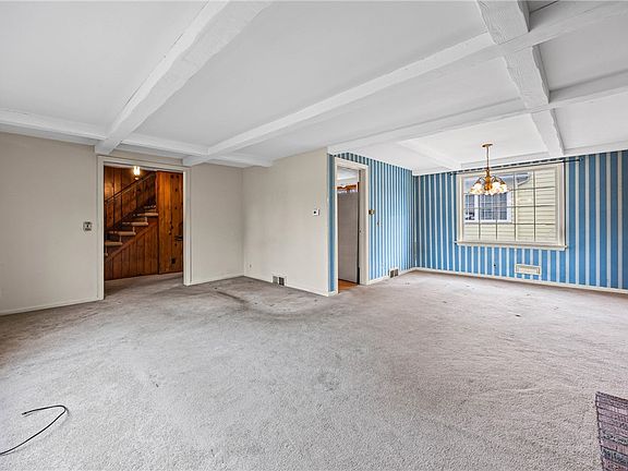 5th image of 2866 Saint Paul Blvd