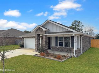 1090 Enclave Cir, Long Beach, MS 39560