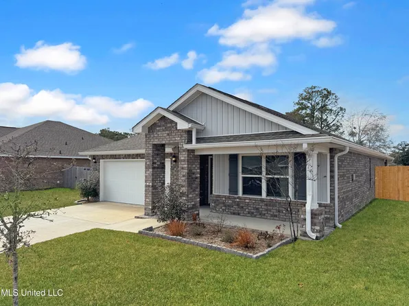 1090 Enclave Cir, Long Beach, MS 39560