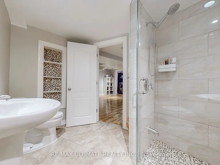 3081 Olympus Mews — Photo 37