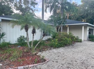 2866 E Rainbow Cir, Sarasota, FL 34231