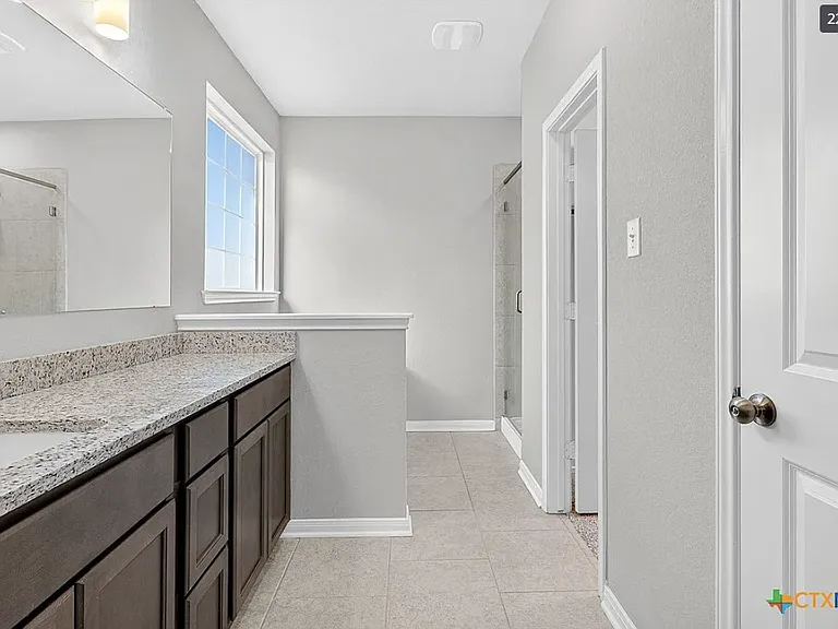 1709 Spence St — Photo 11