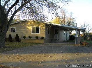 1424 Passavant Dr, Jacksonville, IL