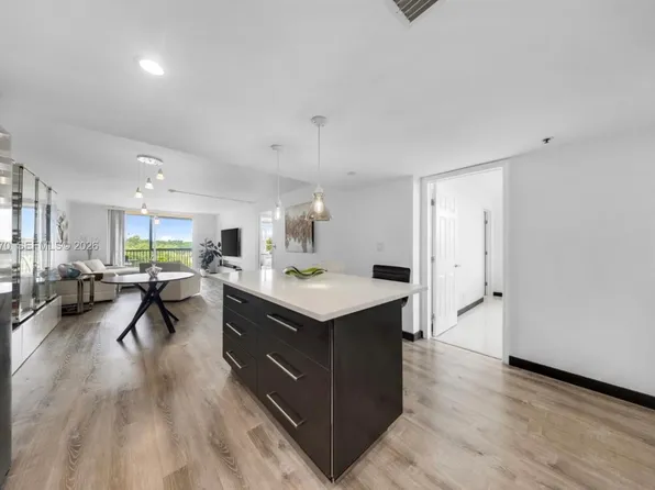 3001 W Rolling Hills Cir, Fort Lauderdale, FL
