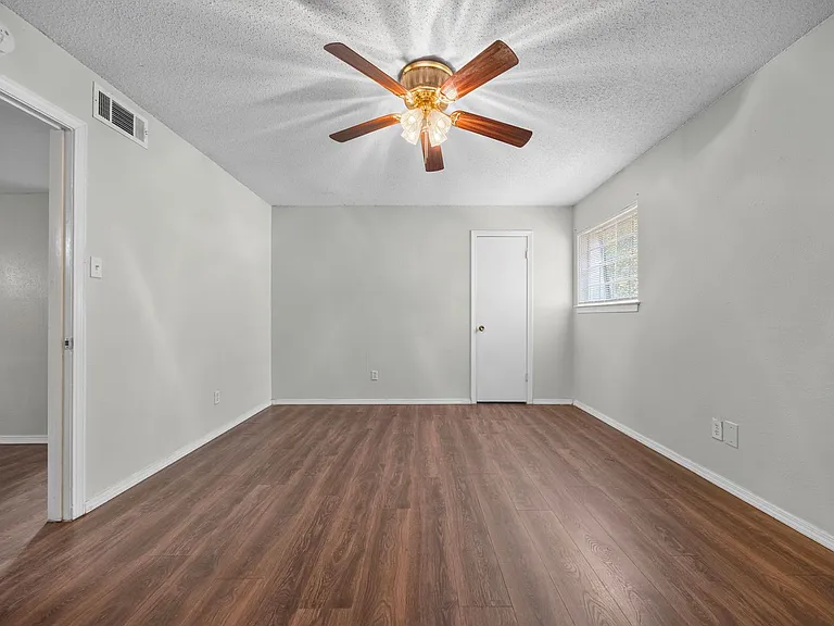 2019 Fleur De Lis Ct — Photo 27