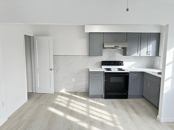 2nd image of 4300 Teesdale St