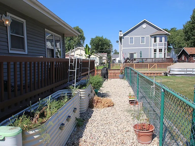 32 Lakeside Ln — Photo 22