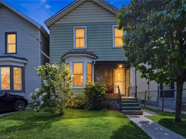 22 Cheever St, Hamilton, ON L8L 5R7