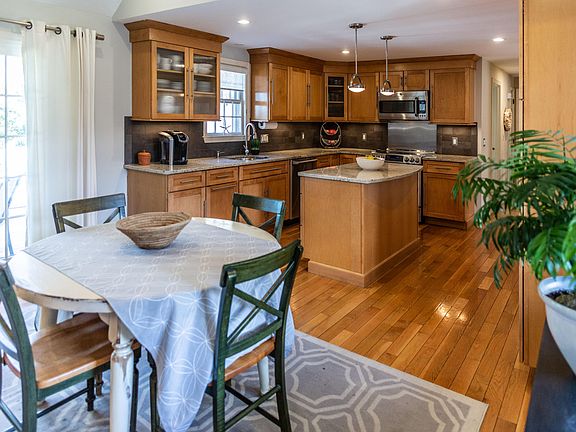 5th image of 43 Arthur Ln