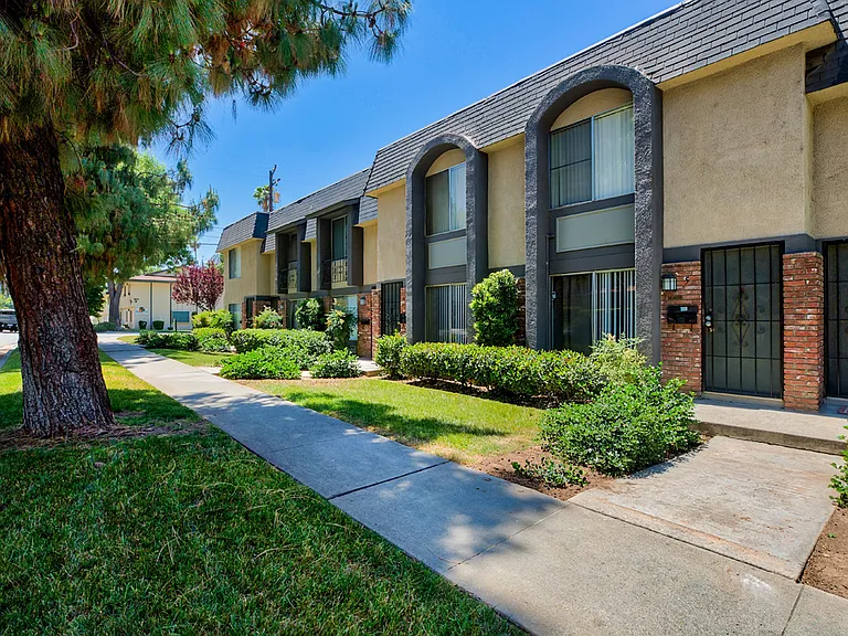 Pine Villas — Photo 2