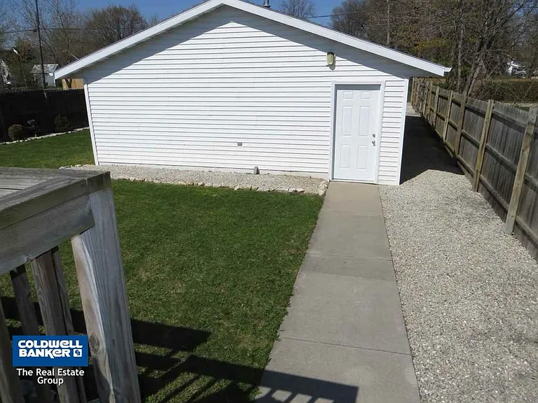 1143 Reber St — Photo 9
