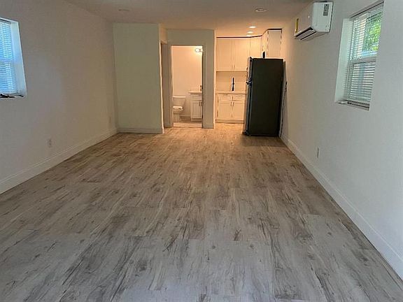 3rd image of 4578 Dow Ln