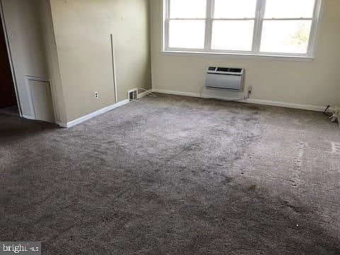 4th image of 1409 N 76th St #13-1D
