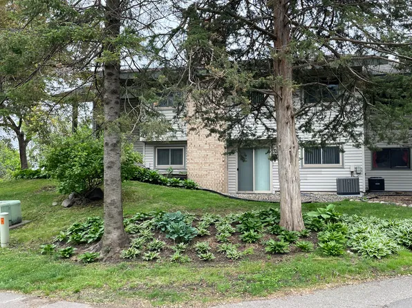 9519 Hartford Cir, Eden Prairie, MN 55347