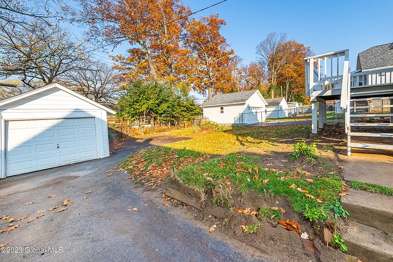 5th image of 1239 Garner Avenue