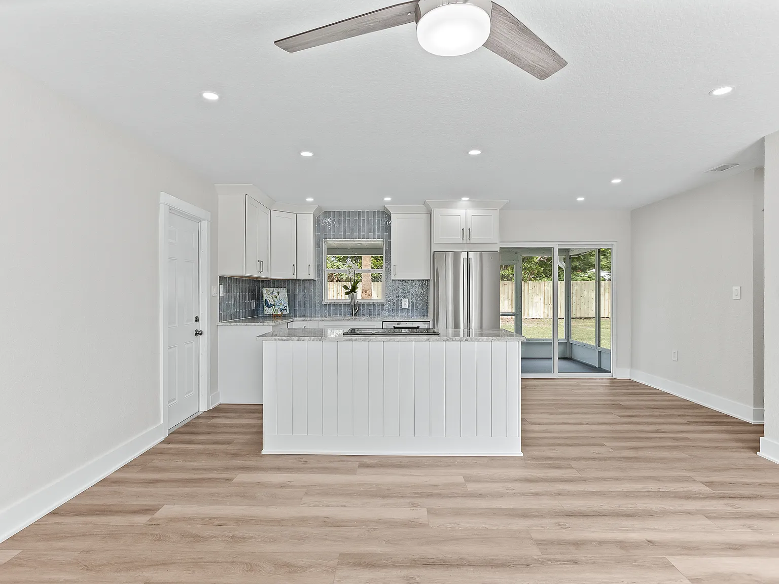 2 bed, 1000 sqft, $2,650 — Photo 3